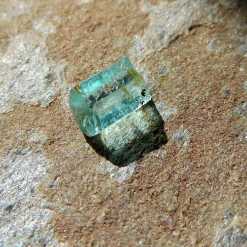 Surový čirý Smaragd Nigérie č.11 — foto 1