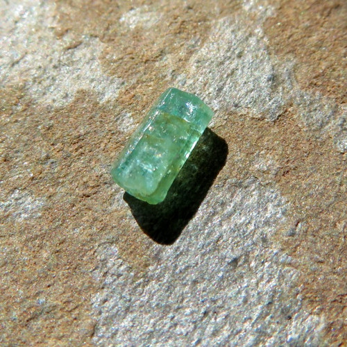 Surový čirý Smaragd Nigérie č.12 — foto 1