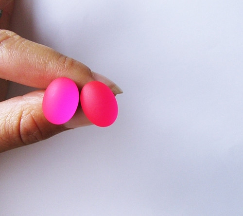 Neon pink napichovačky — foto 1