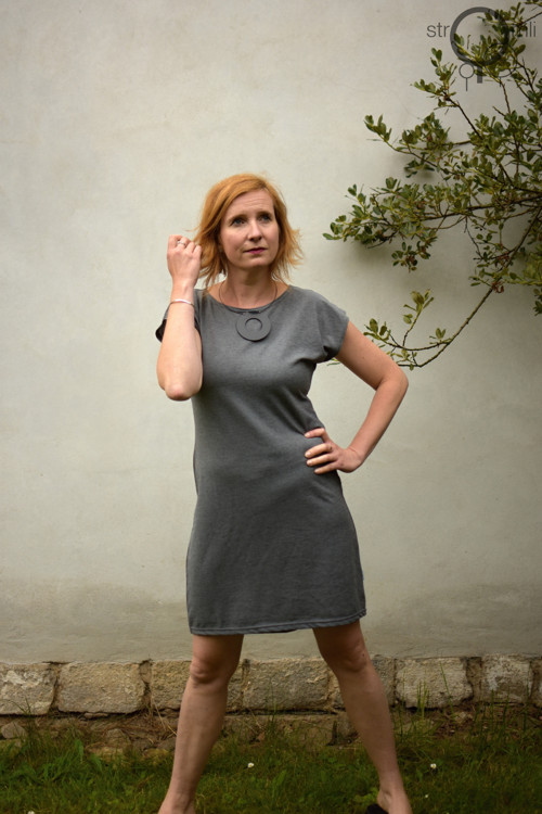 Šedé šaty, vel. L — foto 1