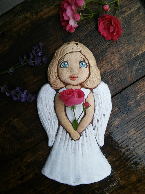 Andílek , reliéf — foto 1