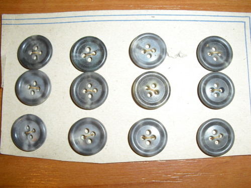 12x starožitné KNOFLÍKY, žíhané