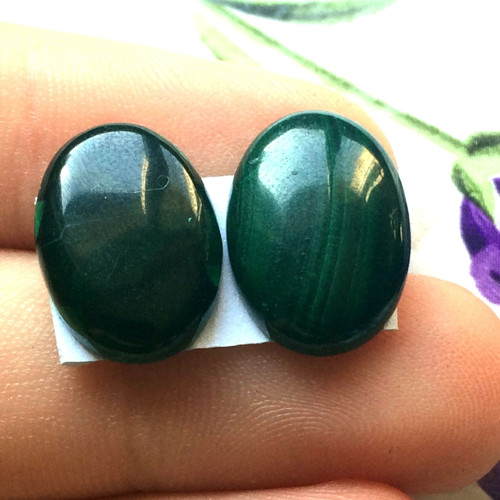 Malachit náušnicový pár/14x9x2 mm (ML05)