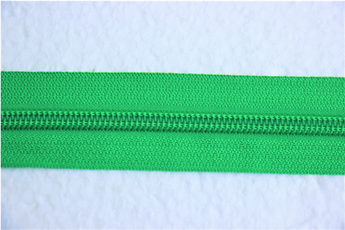 70cm - 5mm SPIRÁLA - DĚLITELNÝ zip - zelená