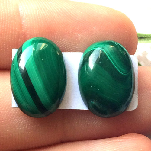 Malachit náušnicový pár/13x1,5x2,5mm (ML10)