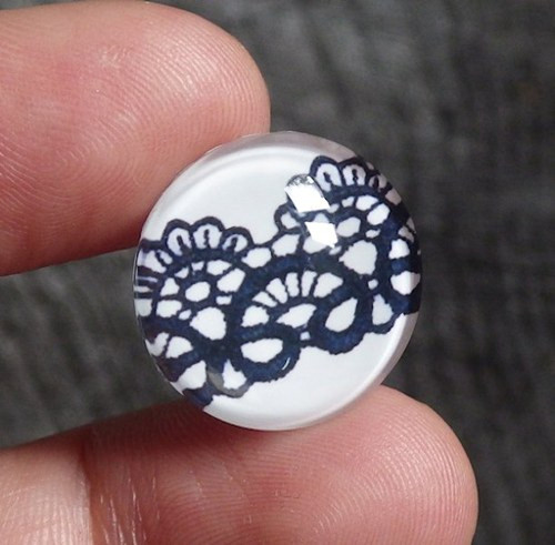 Velký skleněný kabošon s grafickým motivem, 20mm