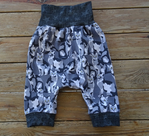 *baggy* ... tříčtvrtní, rostoucí ...
