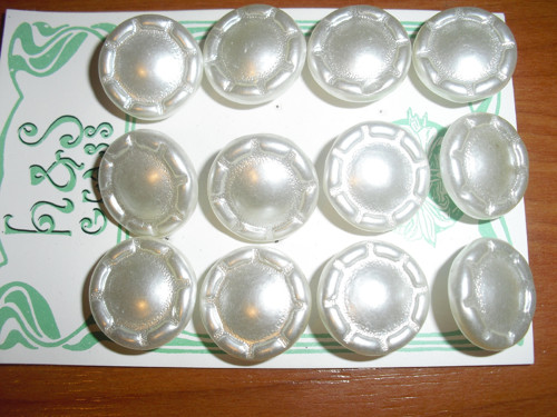 12x starožitné SKLENĚNÉ knoflíky, voskované