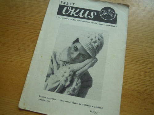 VKUS - háčkovaná souprava 74377