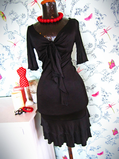 Little black dress, little Carmen — foto 1