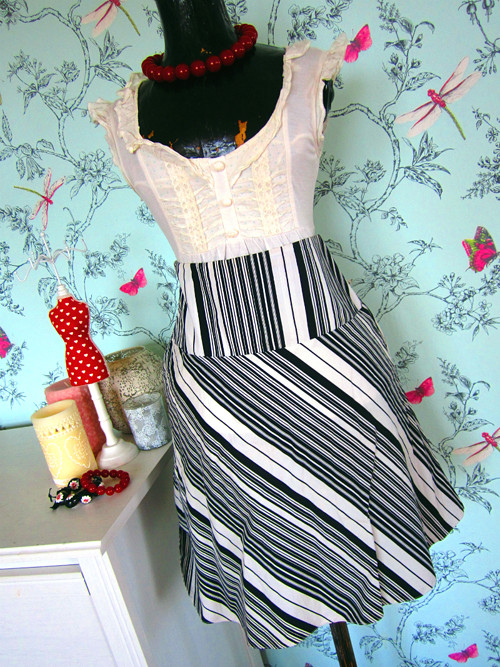 Sukénka black&white stripes — foto 1