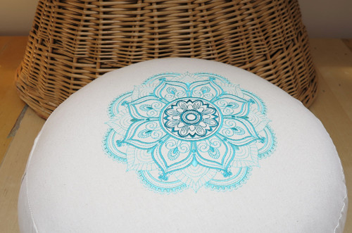 Vyšívaný puff mandala, průměr 40cm tyrkysblankytná