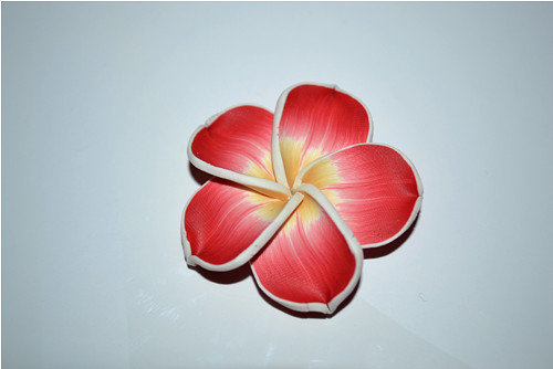 0093 fimo květ červená 4 cm