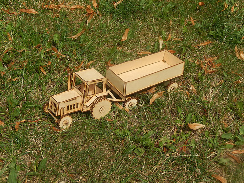 Stavebnice kreativní rozvoj - traktor s valníkem