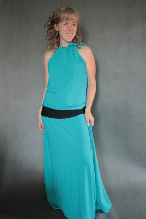 Dlouhé elegantní šaty — foto 1
