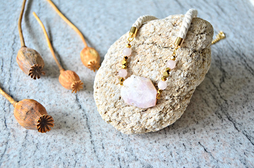 Náhrdelník Gold Beads Pink Quartz Opal — foto 1