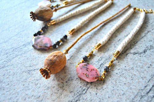 Náhrdelník Gold Beads Pink Opal Spectrolite — foto 1