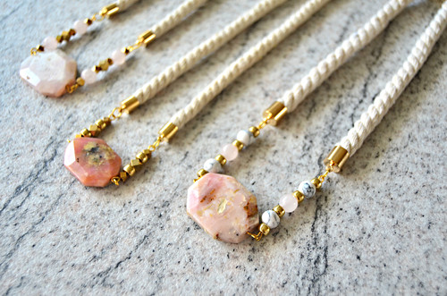 Náhrdelník Gold Magnesite Quartz Pink Opal — foto 1
