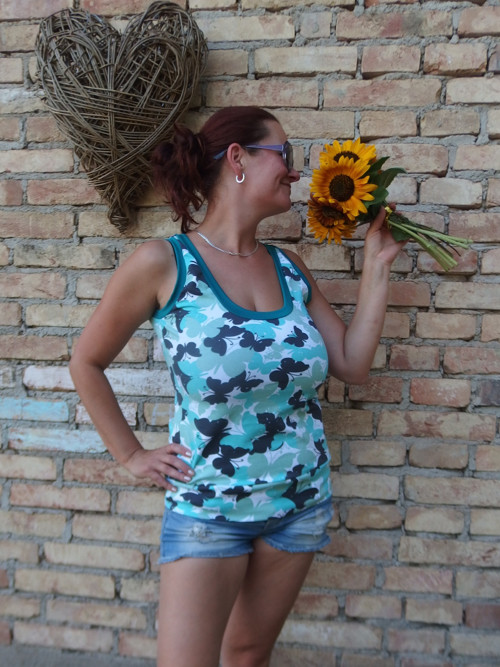 "Motýlkový" top — foto 1