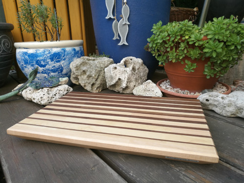Krájecí prkénko (066) zespodu zkosené.