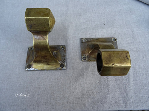 Konzoly 2 kusy — foto 1