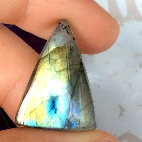 Labradorit kabošon (23x17x5 mm, 16,80 Ct,L187)