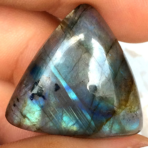 Labradorit kabošon (24x23x4 mm, 19,15 Ct, L181)