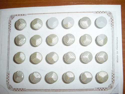 24x starožitné SKLENĚNÉ knoflíky, voskované
