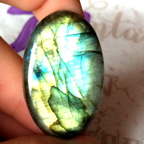Labradorit kabošon ovál (35x22x5mm, 47,60 Ct, L149