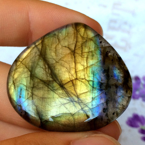 Labradorit kabošon slza (34x32x3 mm, 46,50 Ct,L209