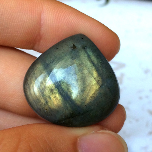 Labradorit kabošon slza (23x23x5 mm, 27,30 Ct,L217