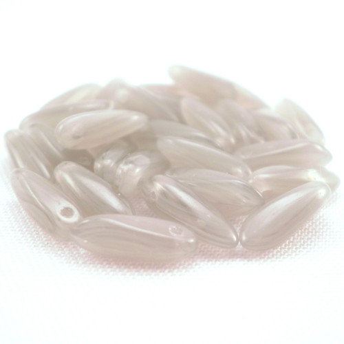 10ks Korálky Jazýčky 3x11mm Šedý Opál