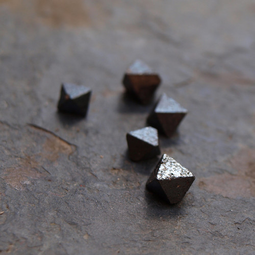 Magnetit, 1 ks — foto 1