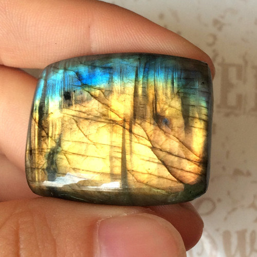 Labradorit kabošon (30x25x5mm,53,65 Ct ,L226)