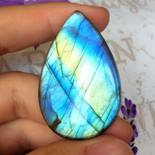 Labradorit kabošon slza (42x28x5mm, 63,15 Ct, L212