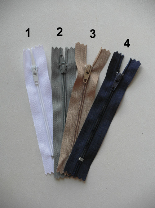 Zip nedělitelný 10cm — foto 1