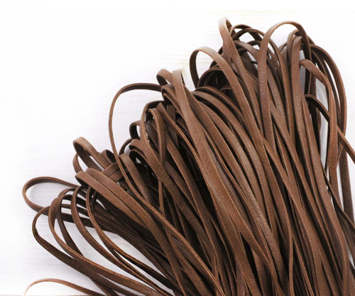 Šňůrka z umělé kůže, PU faux leather, hnědá,