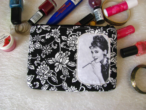 Taštička na mobil - Audrey Hepburn — foto 1