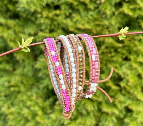Náramek Wrap Bracelet v růžovo-bílé barvě