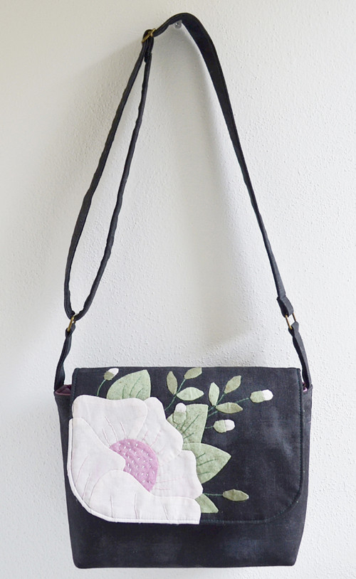 Kabelka s aplikací květů (japonský patchwork) — foto 1