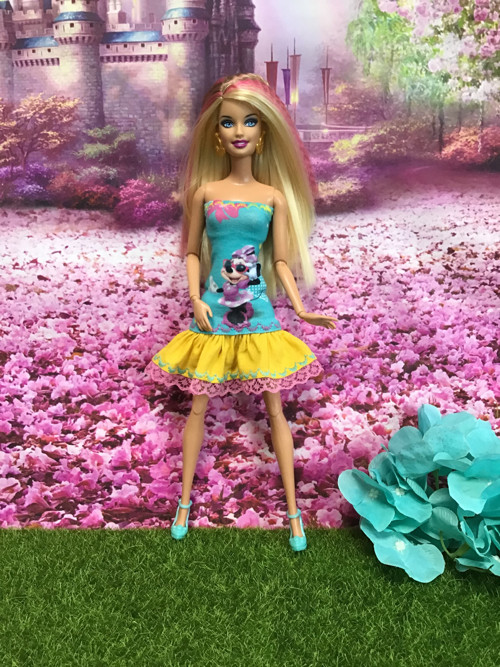 Šaty pro Barbie - “Kolekce Cartoon Fan”