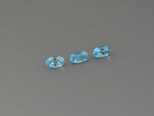 Přírodní topas swiss modrý ovál 3x5 mm broušený