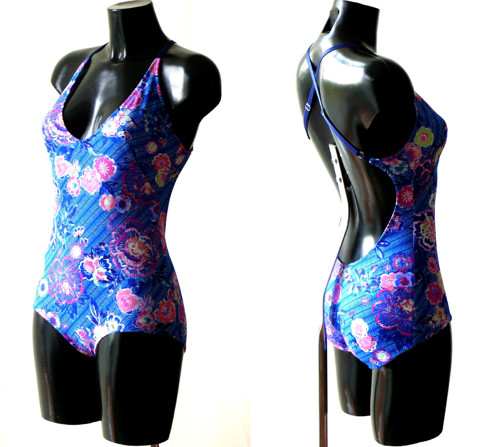 MonokiniCrystal/FlowersInBlue's