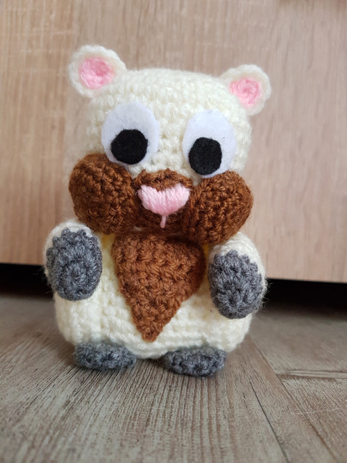 Háčkovaný křeček Béďa