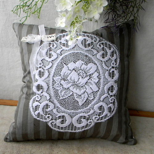 Pruhovaný povlak 35cm x 35cm
