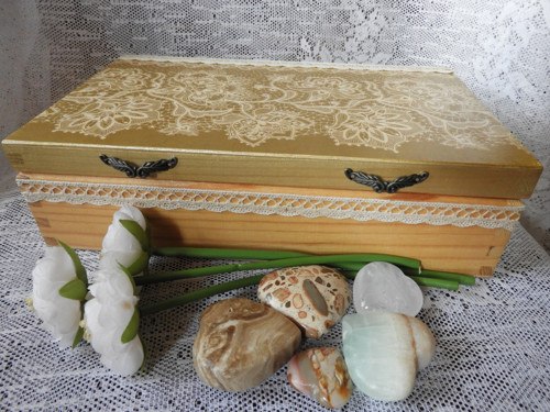 Šperkovnice velká - zlatá s krajkou