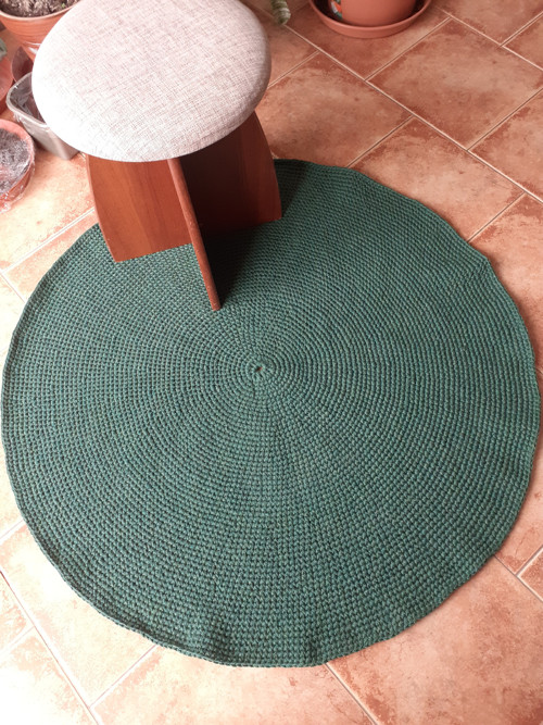Kulatý koberec lahvově zelený - průměr 105 cm