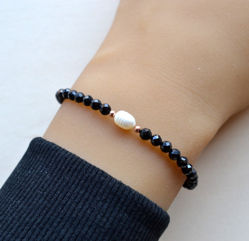 SPINEL 0.4*PERLA MOŘSKÁ*Ag*jemný náramek