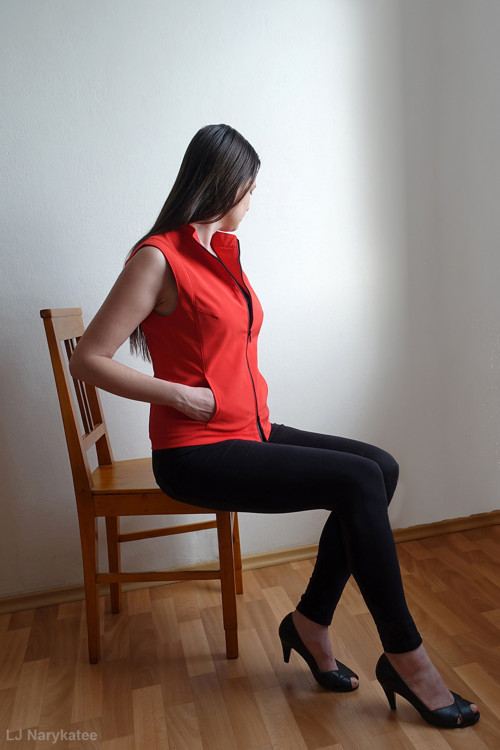 Elegantní červená VESTA vel.38