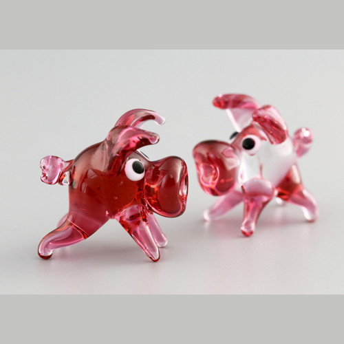 Prasáto - skleněná mini figurka